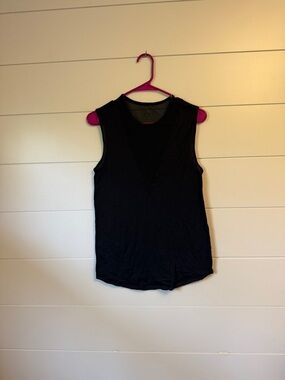 lululemon athletica Black Sleeveless V-Neck Muscle Tank